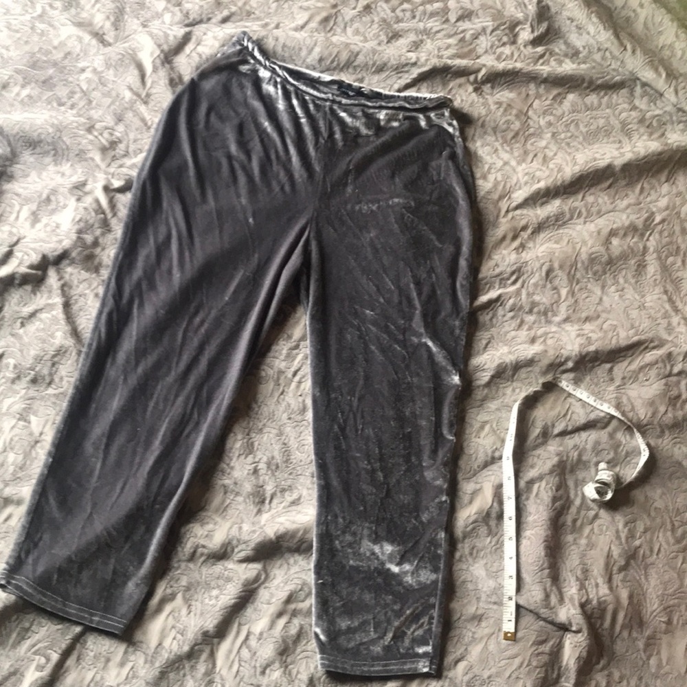 Pretty Little Things silver gray velvet capri leggings